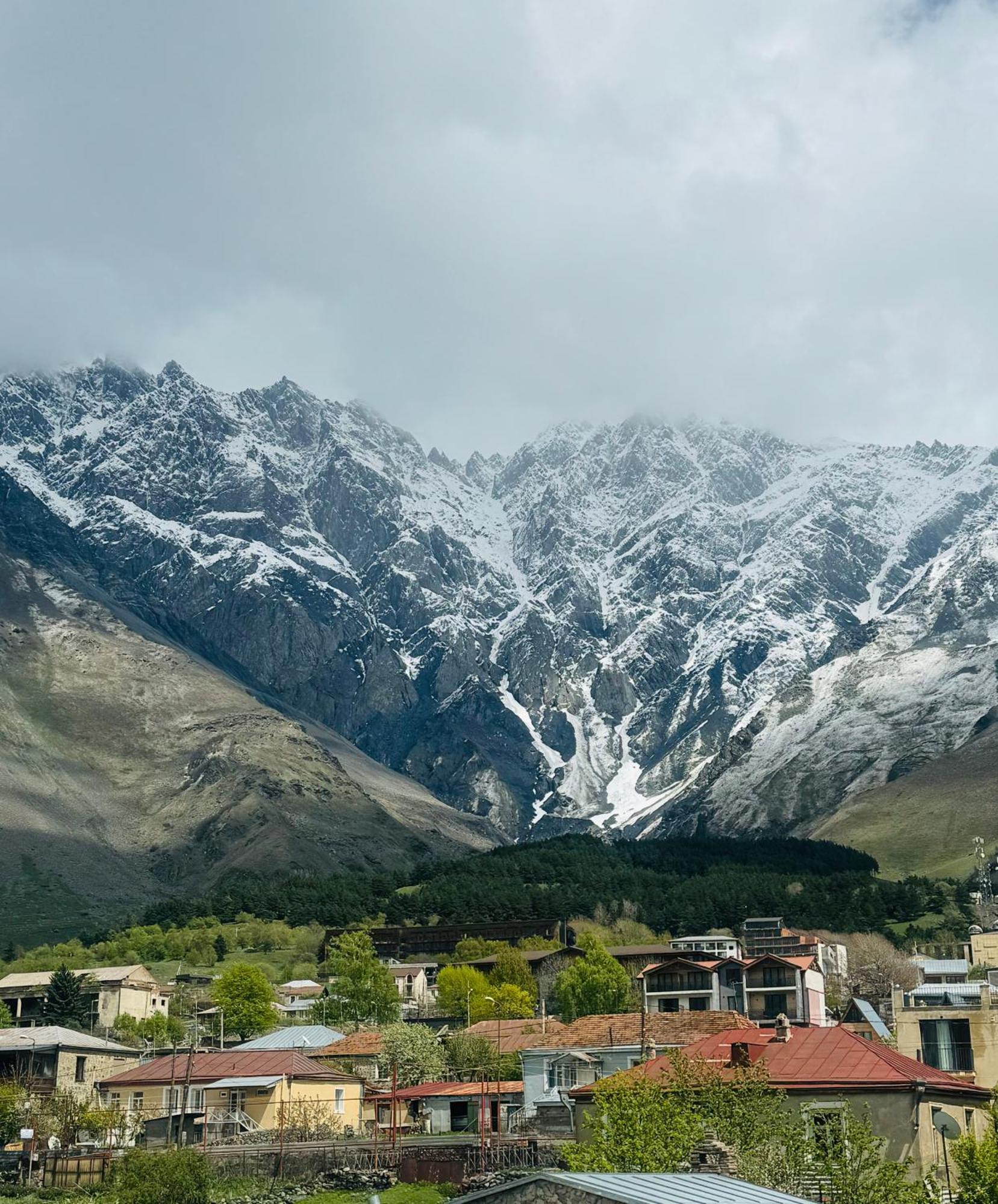 Hotel Aldema à Kazbegi Extérieur photo